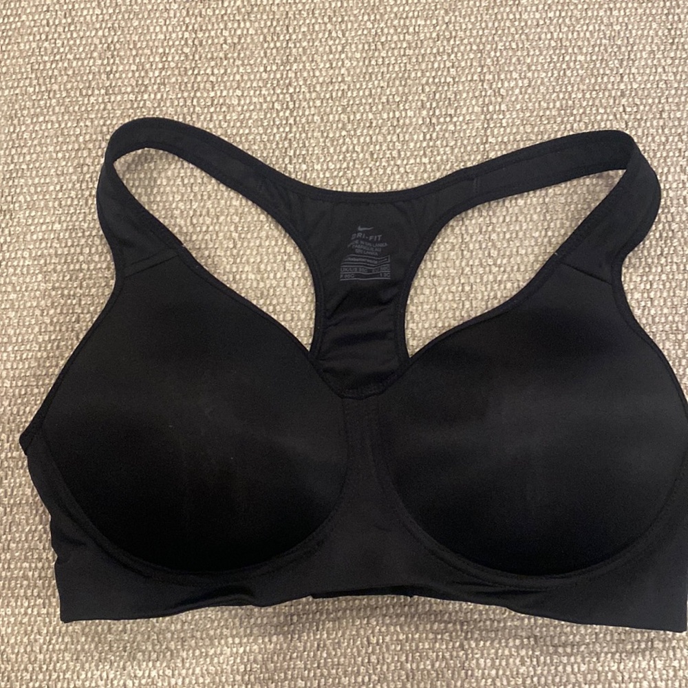 Nike molded cup sports bra